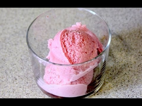 Helado de fresa de yogurt