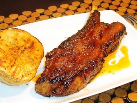 Costillas de cerdo y patatas al horno