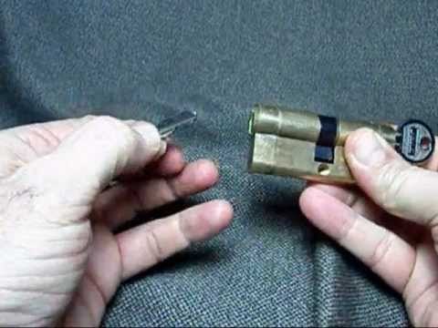 Cerrajería - Como sacar el pedazo de llave que quedó adentro.