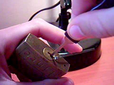 Técnica para abrir candados sin la llave