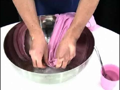 Cómo eliminar los cercos de sudor de la ropa