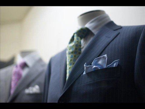 La combinación de colores en la ropa para hombres