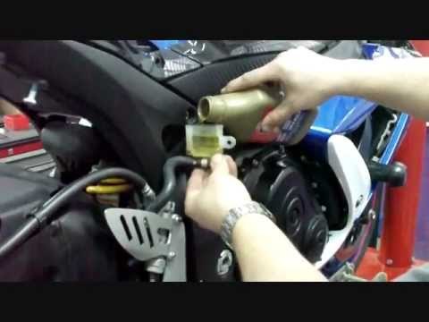 Purgado de frenos de moto