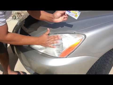 Pulir faros con pasta dental