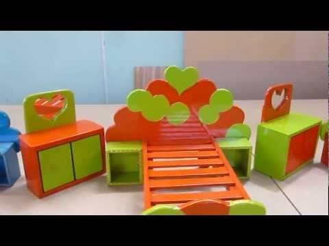 Camita para muñecas en madera 