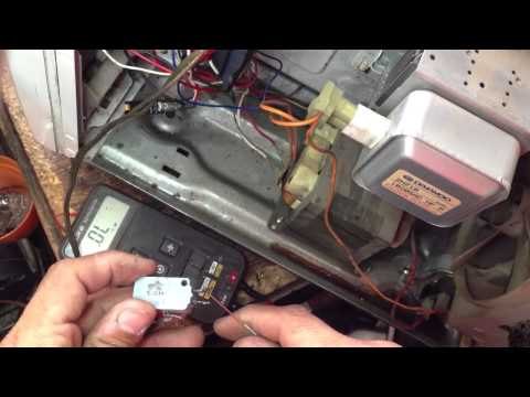 Horno de microondas quema el fusible