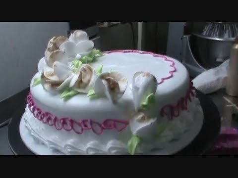Decoración de tarta con merengue italiano
