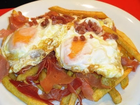 Huevos rotos con jamón