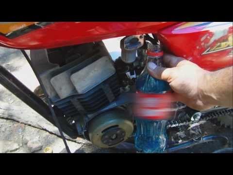 Mezcla de aceite 2t en el tanque de nafta al 3%