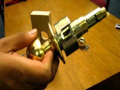 Como colocar una perilla de cerradura