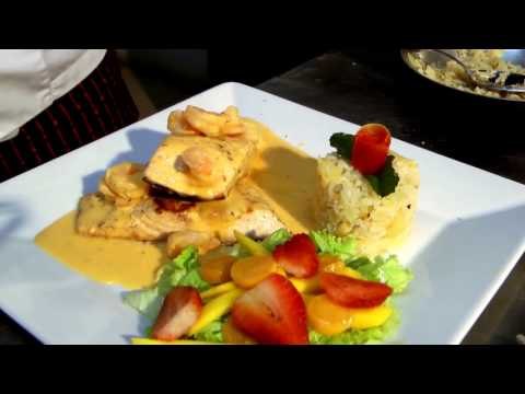 Salmón en salsa de camarones