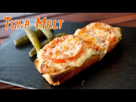 Sandwich de atún con queso fundido