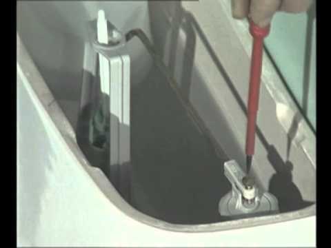 El inodoro pierde agua? Aprende a regular la boya 