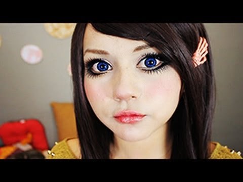 Maquillaje de muñeca de porcelana