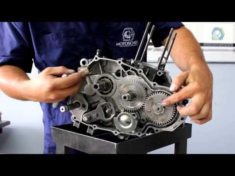 Desarmar y armar un motor 4 tiempos de motocicleta.