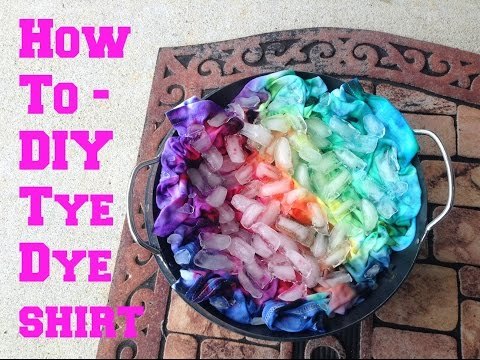 Cómo hacer una camiseta tie dye