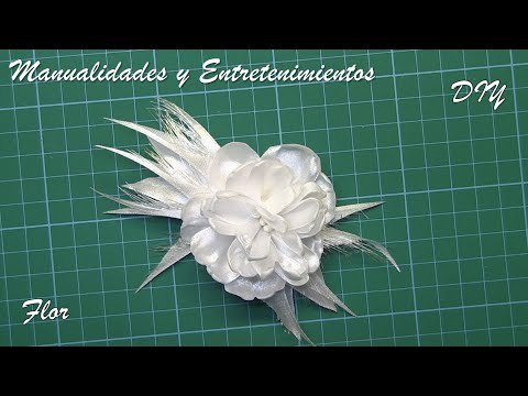 Cómo hacer una flor con plumas