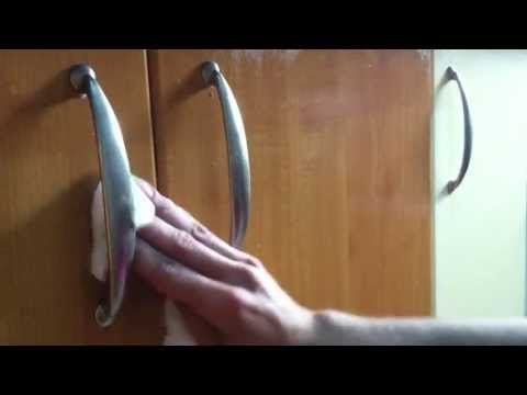 Limpiar los muebles de cocina