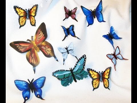 Una mariposa con lata de refrescos